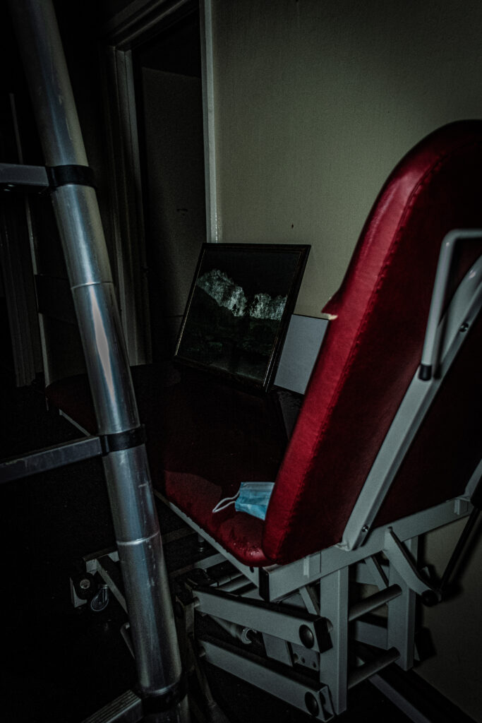 DSC_0285-1-683x1024 Exploring an Apocalyptical hospital in the UK.