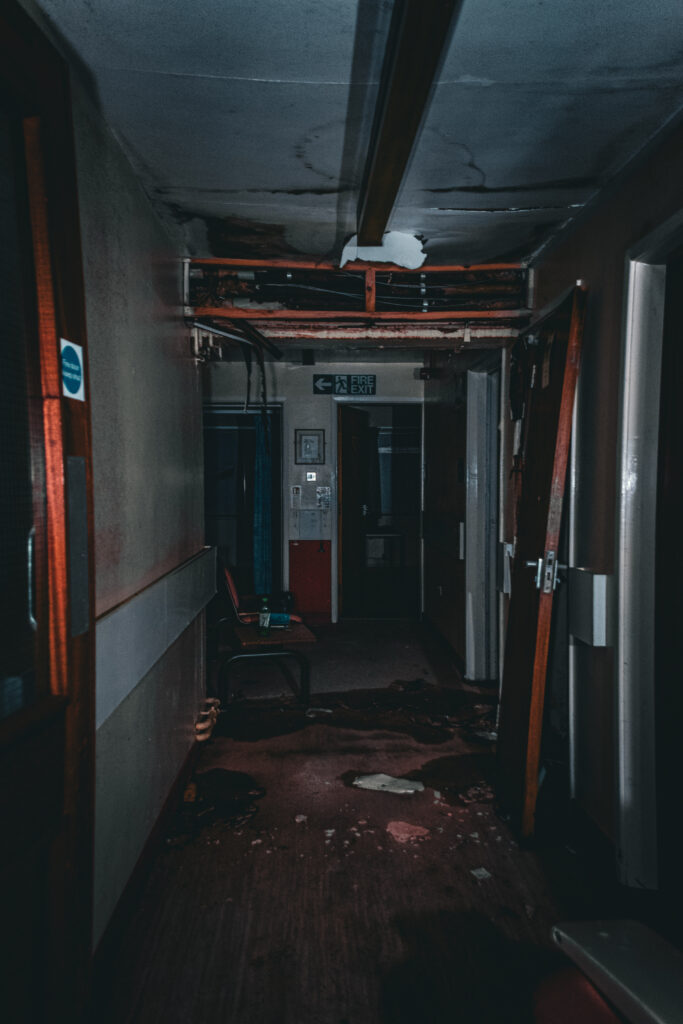 DSC_0290-1-683x1024 Exploring an Apocalyptical hospital in the UK.