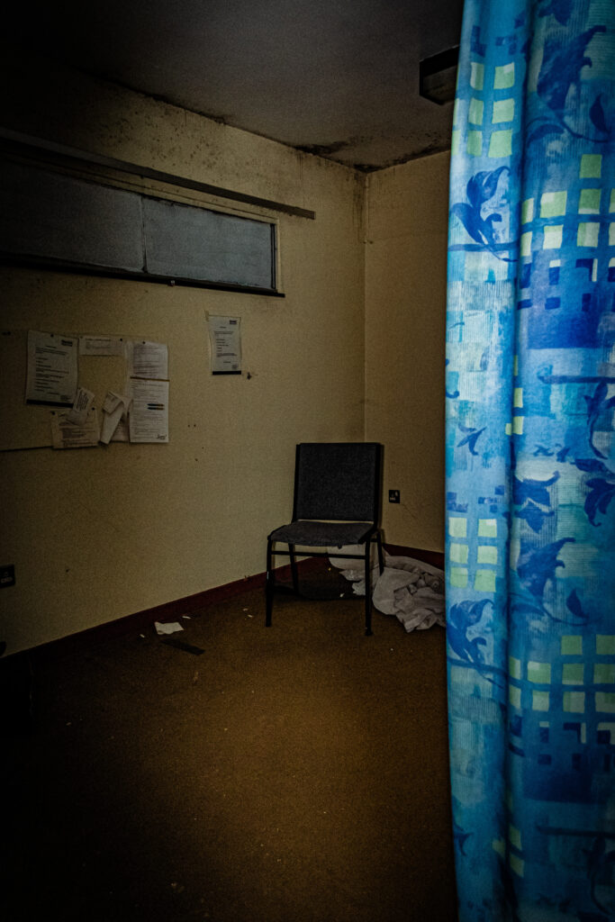 DSC_0293-2-683x1024 Exploring an Apocalyptical hospital in the UK.