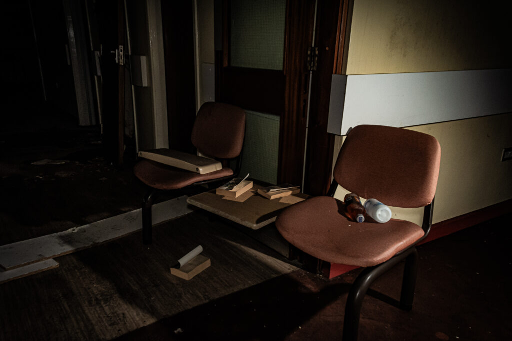 DSC_0294-2-1024x683 Exploring an Apocalyptical hospital in the UK.