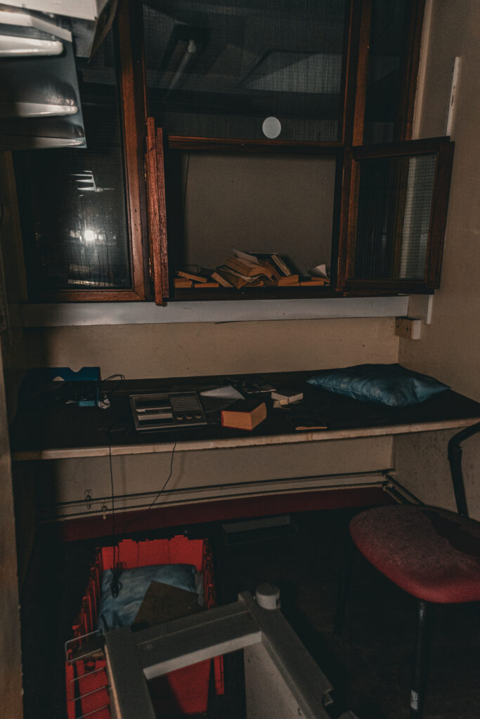 DSC_0295-1-683x1024 Exploring an Apocalyptical hospital in the UK.