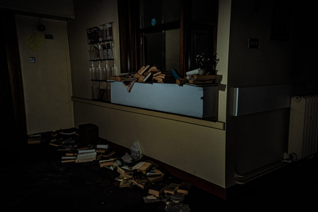 DSC_0296-1-1024x683 Exploring an Apocalyptical hospital in the UK.