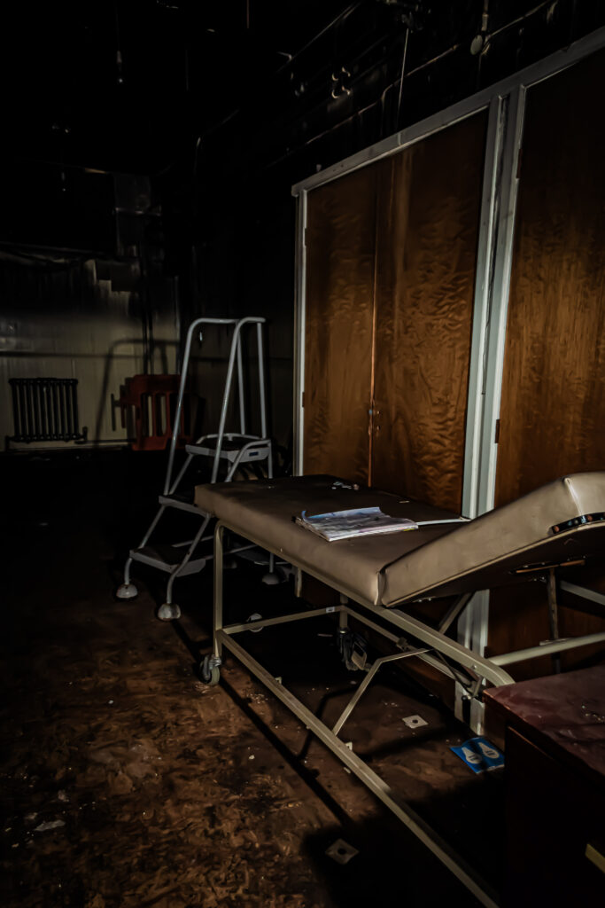 DSC_0297-1-683x1024 Exploring an Apocalyptical hospital in the UK.