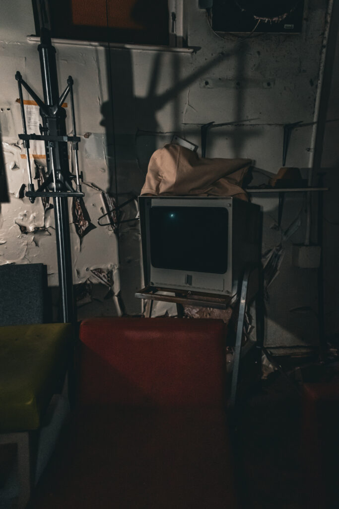 DSC_0309-1-683x1024 Exploring an Apocalyptical hospital in the UK.