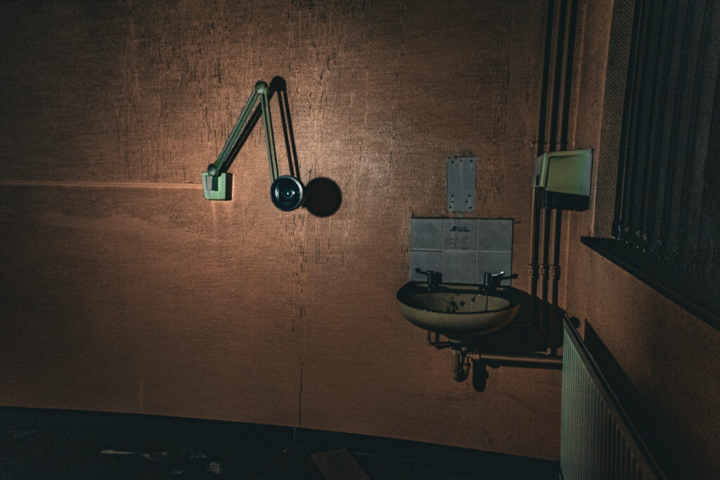 DSC_0358-1024x683 Exploring an Apocalyptical hospital in the UK.