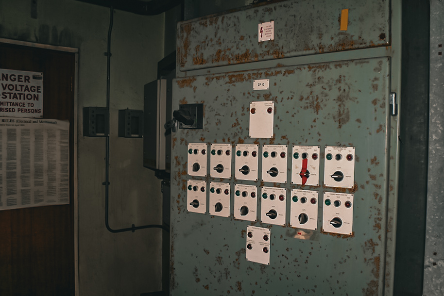 img_2036_33550433174_l Exploring the Abandoned Powergen, Solihull!