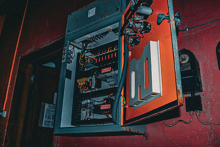 img_2300_34104787510_l Exploring the Abandoned Powergen, Solihull!