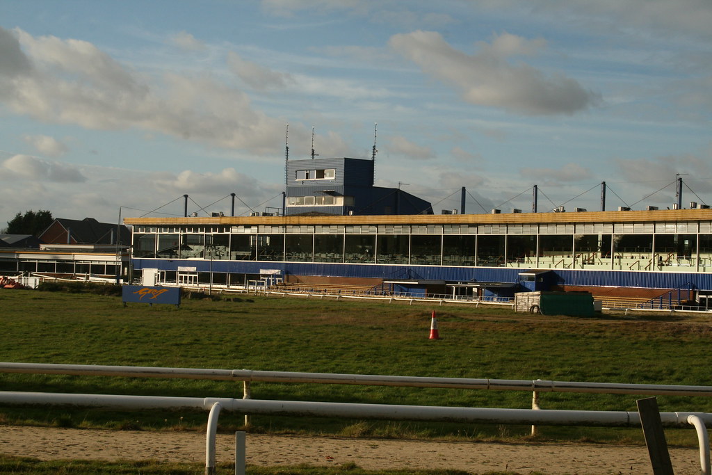 img_6686_37639399595_l Exploring Hall Greens Abandoned Dogs Stadium (2017)