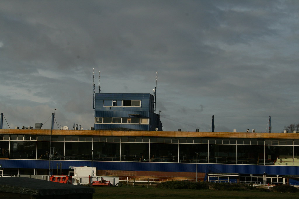 img_6689_37639404985_l Exploring Hall Greens Abandoned Dogs Stadium (2017)