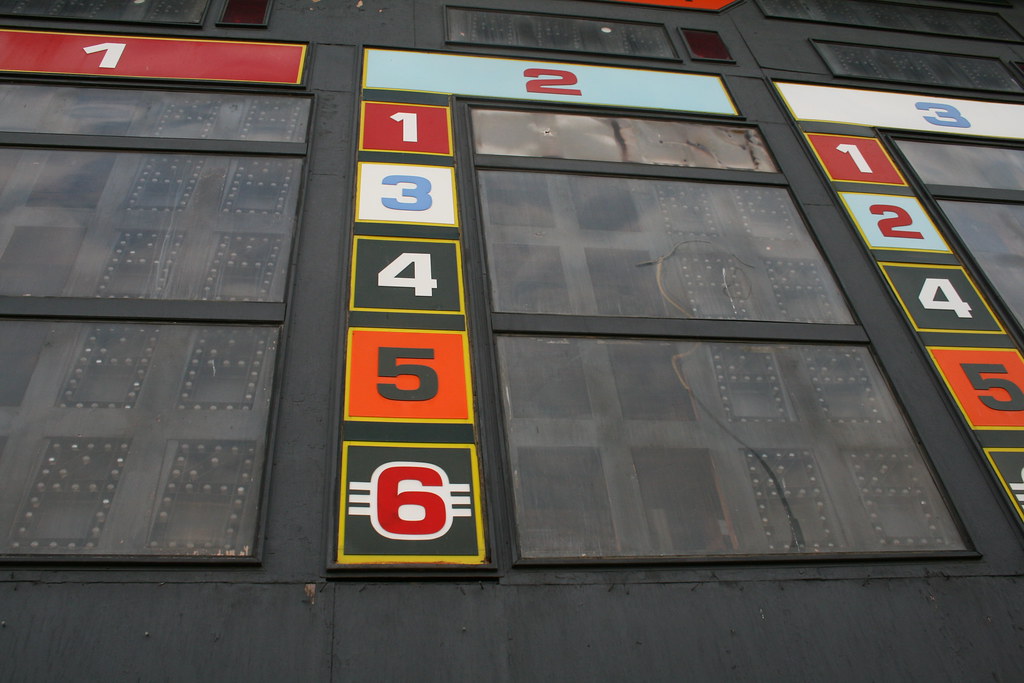 img_6697_38470869716_l Exploring Hall Greens Abandoned Dogs Stadium (2017)