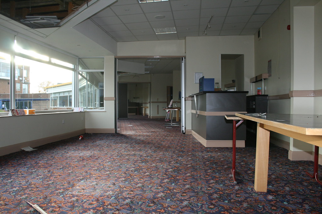 img_6699_37811142924_l Exploring Hall Greens Abandoned Dogs Stadium (2017)