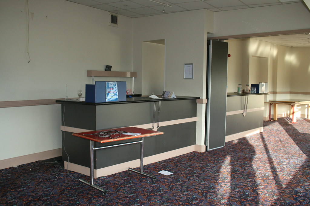 img_6701_37639430205_l Exploring Hall Greens Abandoned Dogs Stadium (2017)