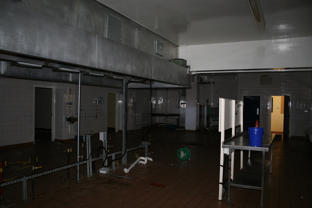 img_6715_24654398928_l Exploring Hall Greens Abandoned Dogs Stadium (2017)