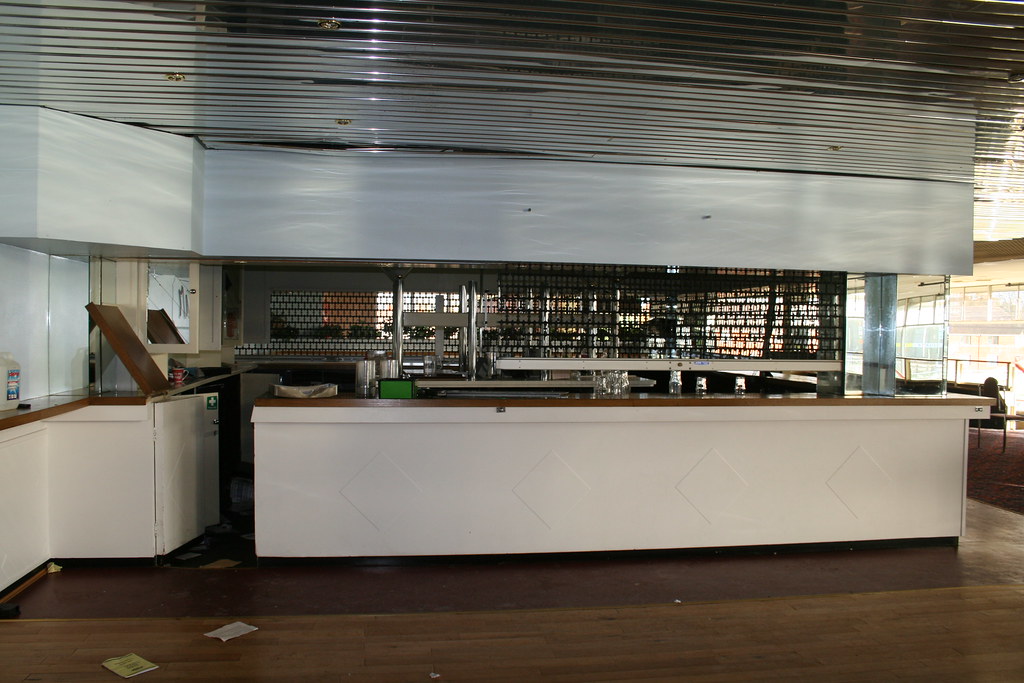 img_6730_37639517675_l Exploring Hall Greens Abandoned Dogs Stadium (2017)