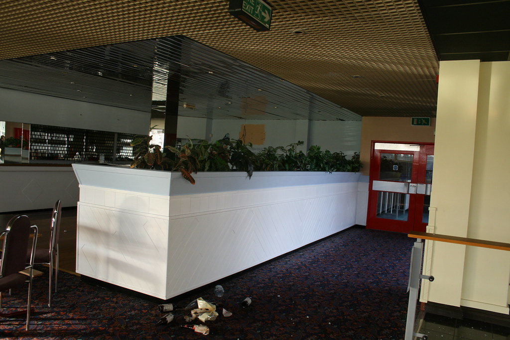 img_6732_37639524985_l Exploring Hall Greens Abandoned Dogs Stadium (2017)