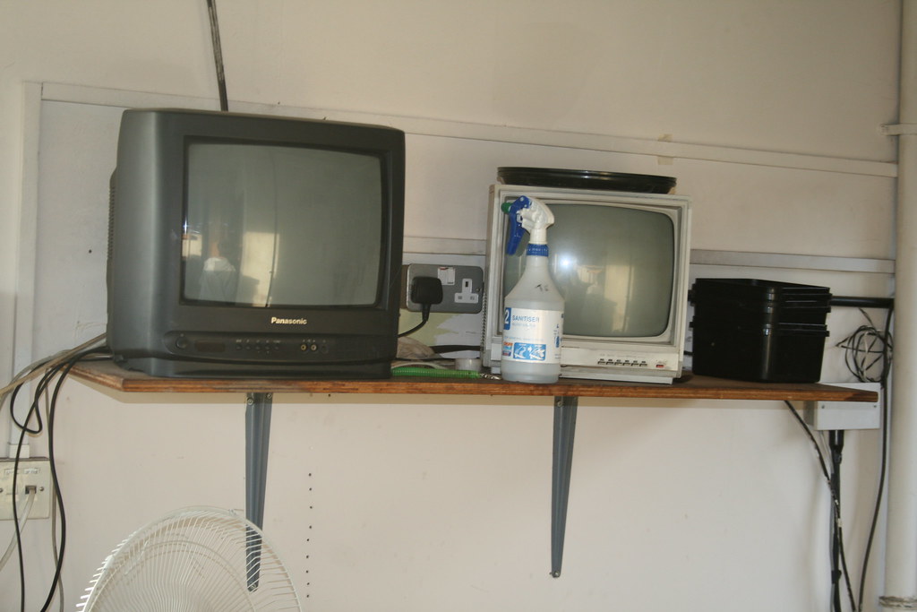 img_6736_26751261489_l Exploring Hall Greens Abandoned Dogs Stadium (2017)