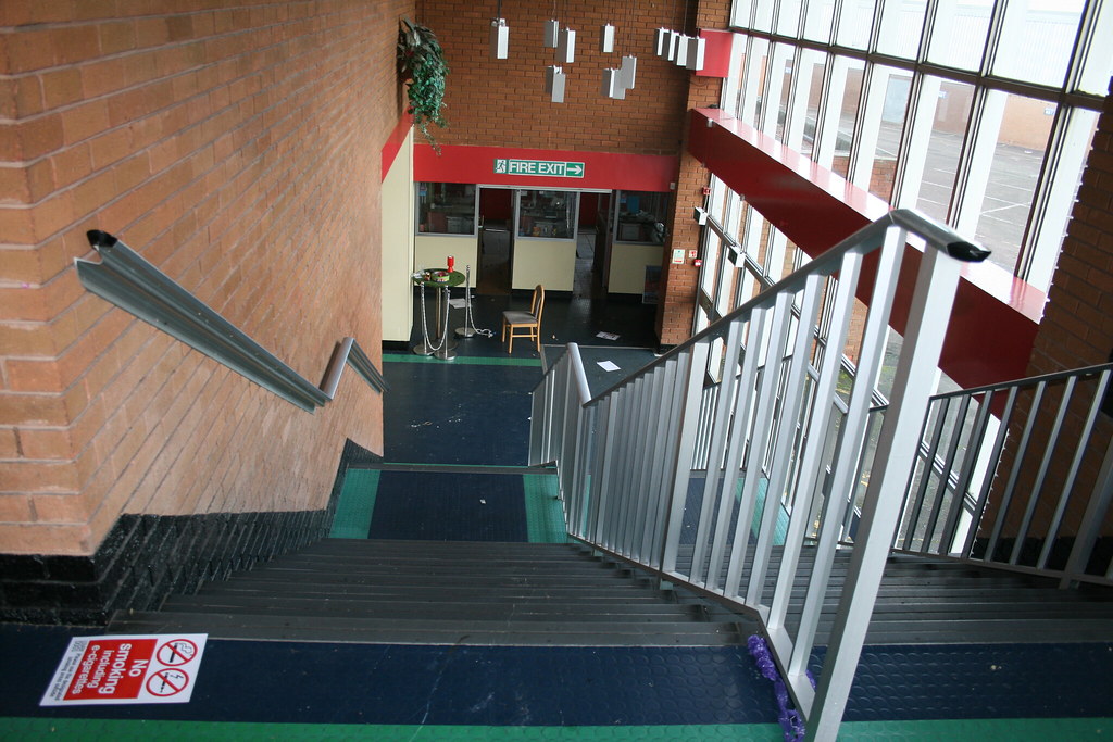 img_6767_38526923991_l Exploring Hall Greens Abandoned Dogs Stadium (2017)