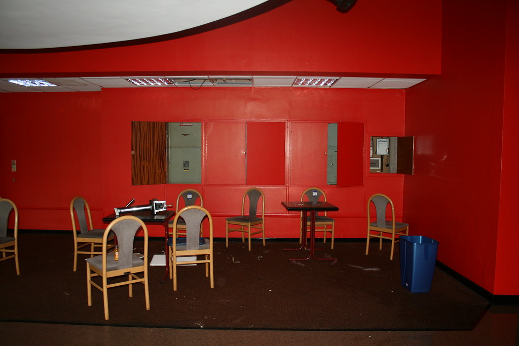 img_6774_37811378424_l Exploring Hall Greens Abandoned Dogs Stadium (2017)