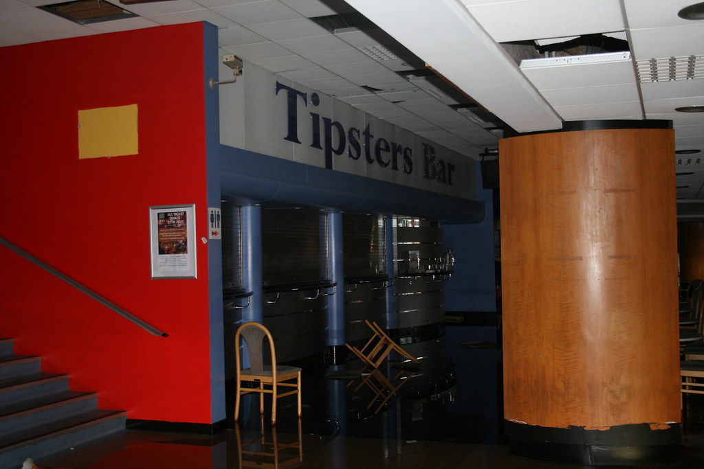 img_6775_38471094186_l Exploring Hall Greens Abandoned Dogs Stadium (2017)