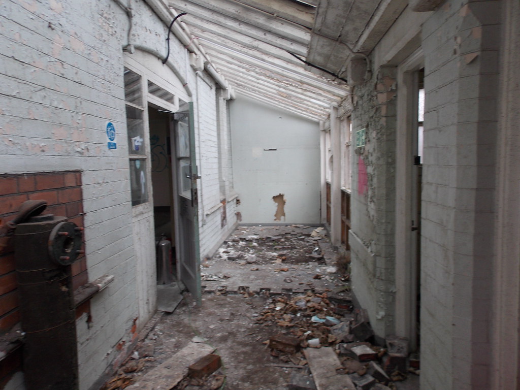 dscn0764_24722770560_l Abandoned Selly Oak Hospital