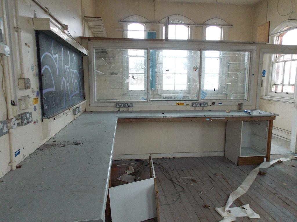 dscn0771_24722835700_l Abandoned Selly Oak Hospital