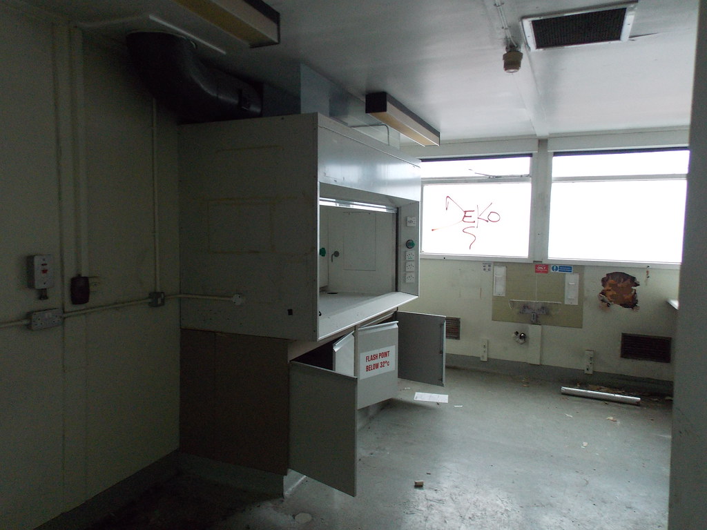 dscn0782_24992128006_l Abandoned Selly Oak Hospital