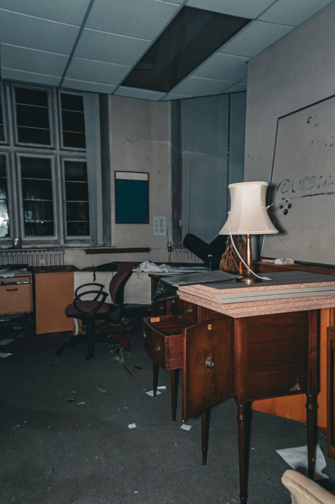 DSC_0126-4-682x1024 The explore of Aldermaston Manor: