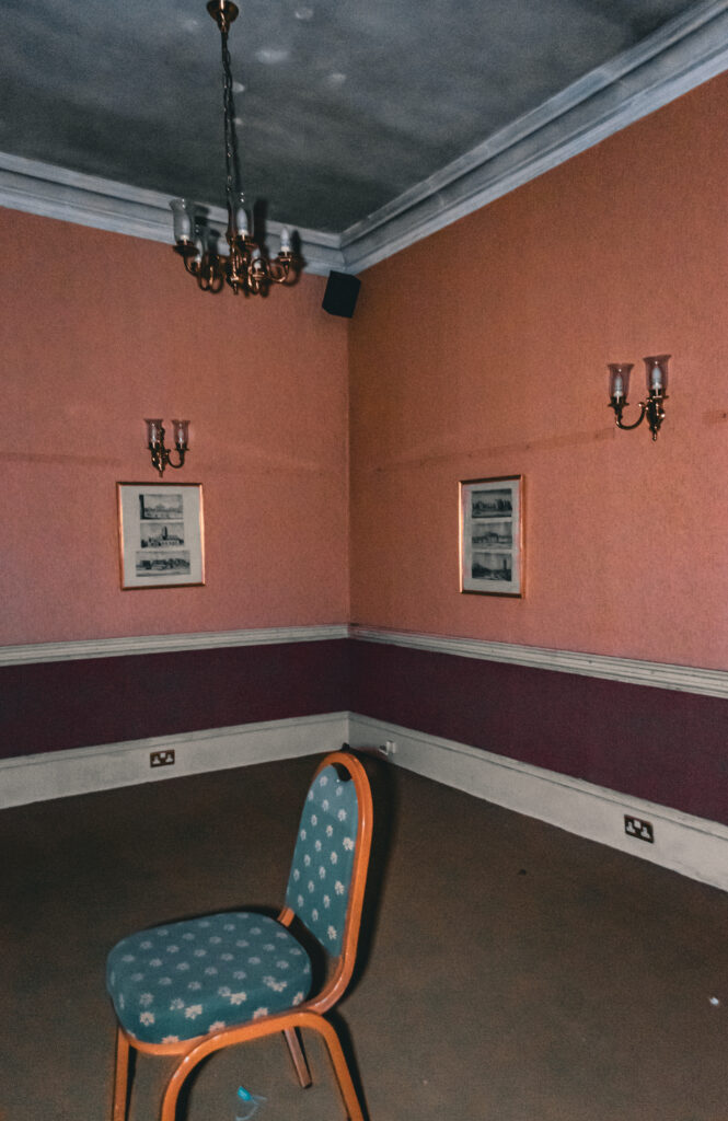 DSC_0151-2-665x1024 The explore of Aldermaston Manor: